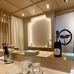 Ebisu Sushi Hatsume - カウンター席の雰囲気