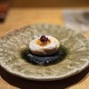 すし いなせ - ゴマフグの焼き白子
                  上には韓国一味のペースト