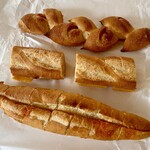 グラマーペイン - バゲットチェダー、ベーコンエピ、明太フランス