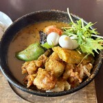 Meat Factory Fuoco - 期間限定のカラッと！フォーコオリジナルホルモン天カレー！