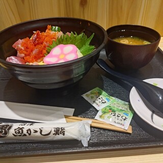 沼津魚がし丼_1