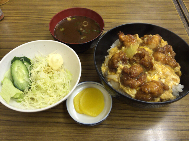 Set cơm karaage gà chiên