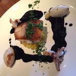 ラ・ピッチョリー・ドゥ・ルル - ランチコース（２，０００円＋税）のメイン「地魚と小ヤリイカのポワレ　イカ墨ソース」２０１５年３月