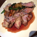ラ・ピッチョリー・ドゥ・ルル - ランチコース（２，０００円＋税）のメイン「長谷川　自然熟成豚のロースト」（コース価格に＋１，５００円＋税）２０１５年３月