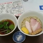 らぁ麺 飯田商店 - つけ麺、塩、湯河原レモン、食し方指南書