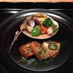 御料理 堀川 - 焼八寸 (筍と鱒の木の芽焼・厚焼卵・田楽・巻穴子・飯蛸・鯛の子・菜の花・空豆)