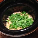 御料理 堀川 - 土鍋釜で炊いた、桜海老と姫三つ葉の炊込みご飯