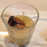 ビストロ・ル・ネコクマヤ - 自家製牡蠣のスモークと春キャベツのソース（≧∇≦）