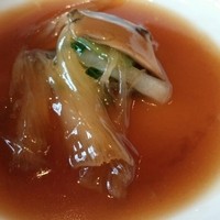 天厨菜館 新宿高島屋タイムズスクエア店 - 鮑と鱶ひれの醤油煮込み