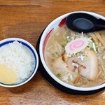 ラーメンさんぱち - 料理写真:
