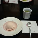 しゃぶしゃぶ・日本料理 木曽路 - 桜のアイスと抹茶アイス