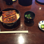 瞬 - 私の大盛りで多めのご飯、鰻丼