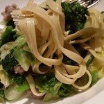 OTTO SETTE - 豚肉とキャベツ、菜の花のタリアテッレ。