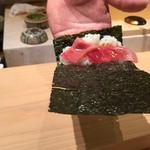 寿しの吉乃 - ネギトロも手巻きで手渡しです