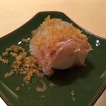 寿しの吉乃 - 真鯛の半熟鶉玉子巻きカラスミ添え