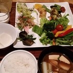 YY grill - 私の朝食「野菜たっぷり御膳」。