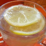 味安 - 酎ハイ３１０円（二杯目なのでレモンスライス２枚）☆