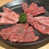 焼肉問屋 牛蔵 - 4種盛り（ばら、肩三角、ゲタ、イチボ）