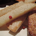 海辺のダイニング KISAMA - ヤンモー（沖縄山芋）の素揚げ　ズームアップ