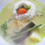 グリーンカレー。湯気で曇りました。