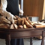 Steirereck - 色んな種類のパンが運ばれてきました〜