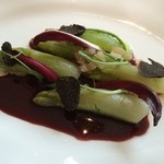 Steirereck - PUNTARELLA：Puntarella with Radicchio Tardivo, Cashew Nuts & Périgord Truffle