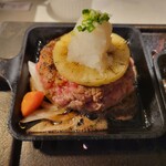 焼肉こじま離れ - 黒毛和牛ハンバーグM（1518円）＋トッピング パイン&大根おろし（380円）