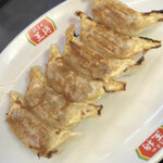 餃子の王将 - 餃子　王将さんにしては優しい焼き加減