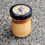 あさむし温泉プリン 金治郎 - 真っ赤プリン　400円