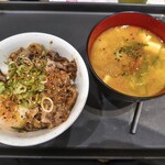 松屋 - 料理写真:新焼き牛めし+豚汁
