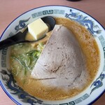 宇宙軒 - みそラーメン ＋　バター
