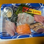 新田鮮魚店 - 刺身の盛り合わせ