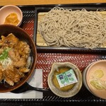 大戸屋 - 料理写真:甘辛だれの鶏立田丼+せいろ蕎麦