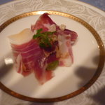 ボヌール・ブッソール3373 - スペイン産イベリコ豚の生ハムドライフルーツ添え