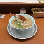 第一旭 - 料理写真:ラーメン 750円