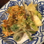和食　貴山 - 季節の天ぷら盛り合わせ（１，４８０円）＋桜海老のかき揚げ　２０１５年４月