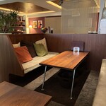 Fresco Caffe - 2階の広々ソファ席