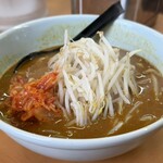 くるまやラーメン - 料理写真:カレーラーメン773円　キムチ200円　辛増し55円×３