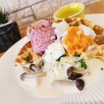 イングカフェ パパンガ - ハーフホワイトソースワッフル～☆