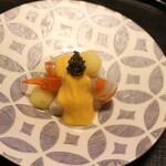 馳走 きむら - 酢の物代わりだという大分の才巻海老と北海道産の天然ほたて、りんごとレンコンの黄身酢和え。