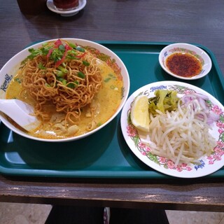 タイ国惣菜屋台料理 ゲウチャイ_0