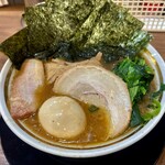 家系ラーメン王道家直伝 との丸家 - 