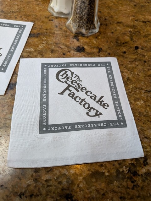 The Cheesecake Factory Honolulu （チーズケーキファクトリー