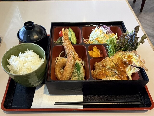 ファミリーレストラン ライラック - 東札幌/ファミレス | 食べログ