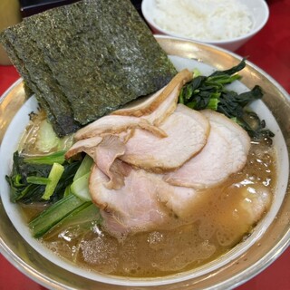 ラーメン 杉田家_0