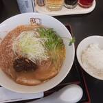 喜多方ラーメン 坂内 - 料理写真:海老塩ラーメン、ライス付き