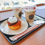 タリーズコーヒー - 料理写真:マスカルポーネティラミスシェイク、&TEAご褒美いちごティーリスタ、シナモンロール