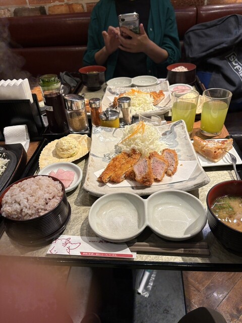 名古屋名物 みそかつ 矢場とん 東京銀座店 （やばとん） - 銀座一丁目