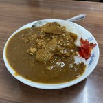 中華料理 宝亭 - カレーライス（大盛り）。