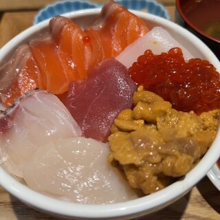 立ち食い海鮮丼 みこ食堂_1